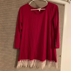 🎈 Burgundy Tunic with Lace Trim